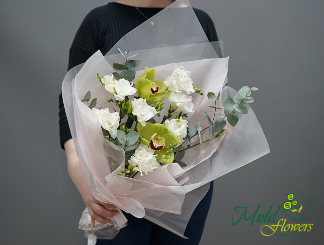 Bouquet with white freesia and orchid photo